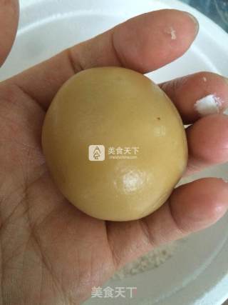 Cantonese-style Lotus Seed Paste Moon Cake recipe