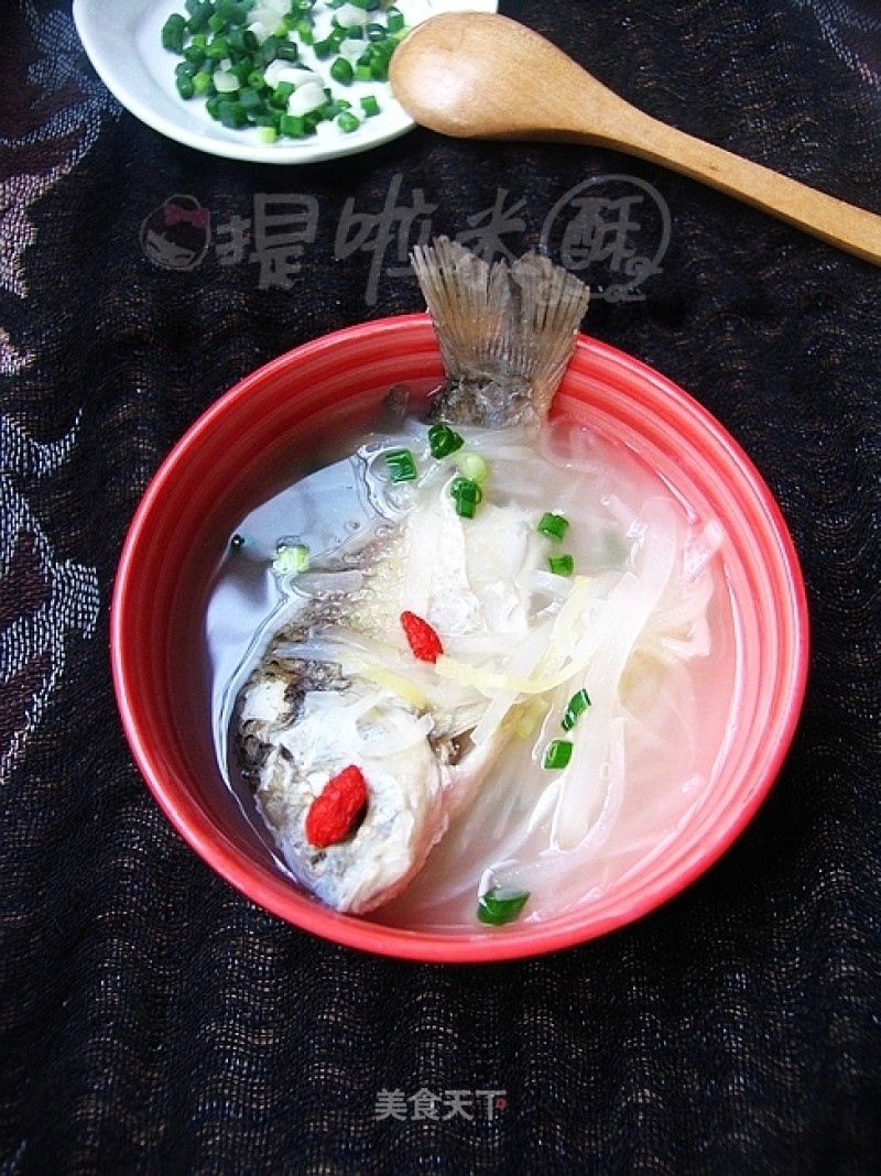 Carp Soup with Shredded Radish recipe