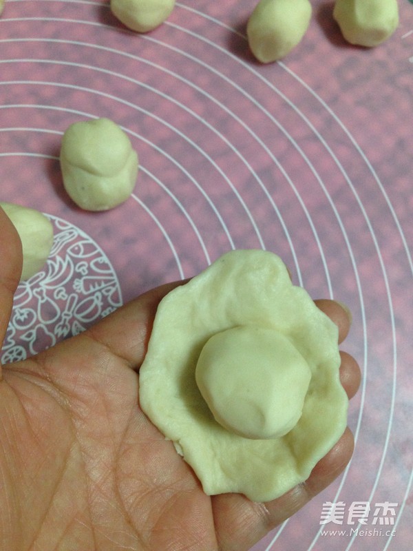 Bean Paste Chrysanthemum Crisp recipe