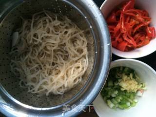 Stir-fried Noodles with Baby Vegetables recipe