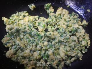 Scrambled Eggs with Celery Leaves recipe
