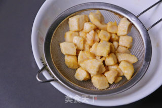 The Group of Magpies Announce The Good News and Taste The Fragrant Spring Light. recipe