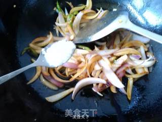 Scrambled Eggs with Onions recipe