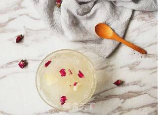 Rose Lily Tremella Soup recipe