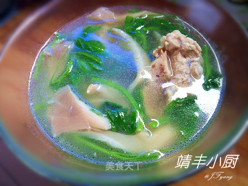 Pea Tip Mushroom Pork Rib Soup recipe