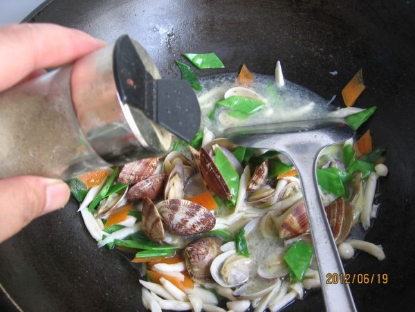 Seafood Mushroom and Clam Soup recipe