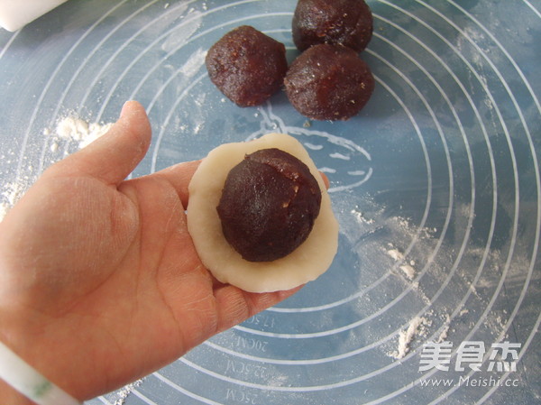 Cranberry Snowy Mooncakes recipe