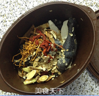 Cordyceps Flower and American Ginseng Black-bone Chicken Soup-nourishing Qi and Nourishing Blood recipe