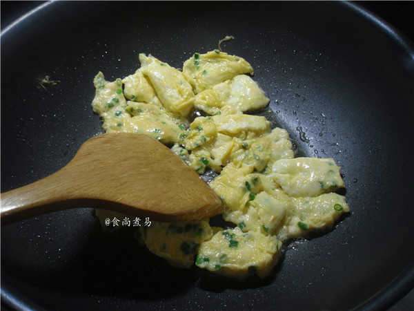 Scrambled Eggs with Loofah recipe