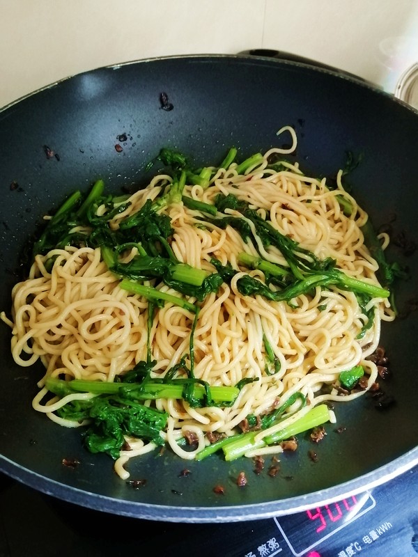 Fried Noodles with Chrysanthemum recipe