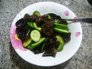 Cucumber Mixed with Black Fungus recipe