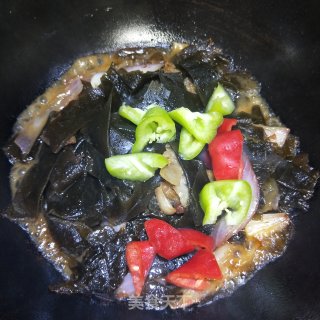 Braised Seaweed with Pork Belly and Onion recipe