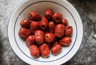 Pumpkin Oatmeal and Red Date Buns recipe