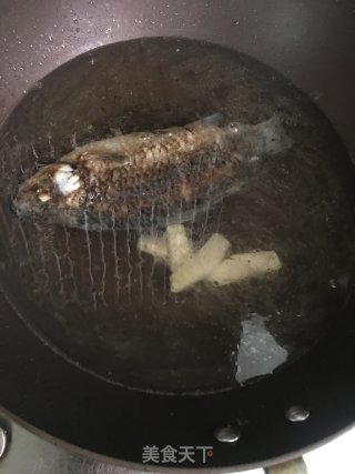 Carp Soup with White Radish recipe