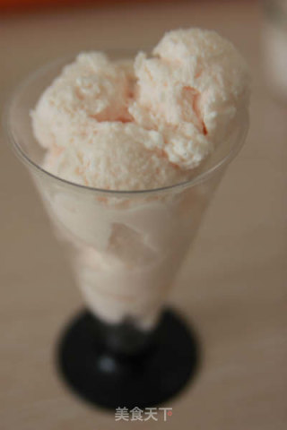 Diy Strawberry Ice Cream-icy and Refreshing Feeling that Makes People Want to Stop recipe