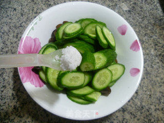 Cucumber Mixed with Black Fungus recipe