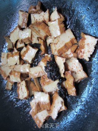 Bring Out The Happiness of The Kitchen---dried Tofu with Tempeh and Oyster Sauce recipe