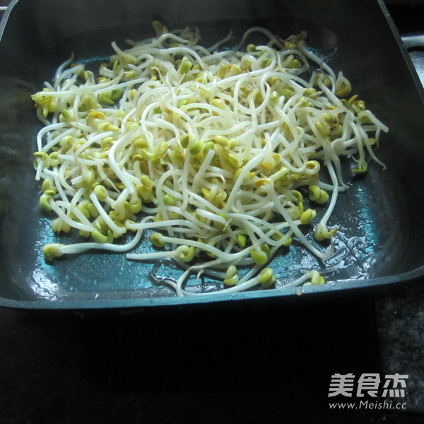 Hot and Sour Soy Sprouts recipe