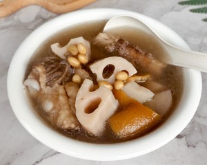 Lotus Root Beef Bone Soup, The Soup is Rich in Lotus Root and Soft and Waxy, Light and Not Greasy! recipe