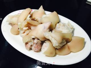 Braised Pig's Trotters with Red Glutinous Rice recipe