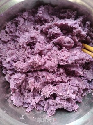 Purple Sweet Potato Bread Roll recipe