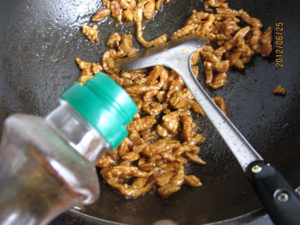 Sauce Pork with Bitter Chrysanthemum recipe