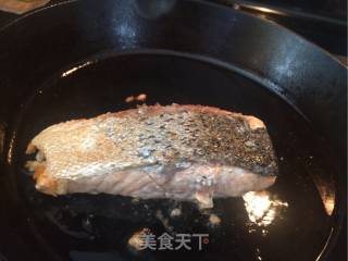 Quickly Fried Thick Salmon Steak recipe