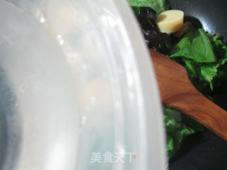 Boiled Cabbage with Black Fungus and Cherry Jade Tofu recipe