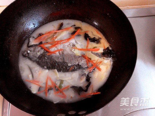 Spring Bamboo Carp Soup recipe