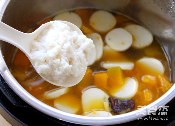 Pumpkin, Red Dates, Rice Wine and Rice Cake Soup recipe