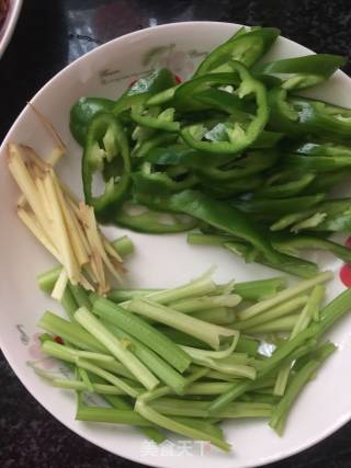 Stir-fried Pork Intestines with Hot Peppers recipe