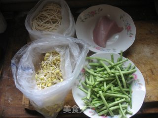 Braised Noodles with Beans recipe