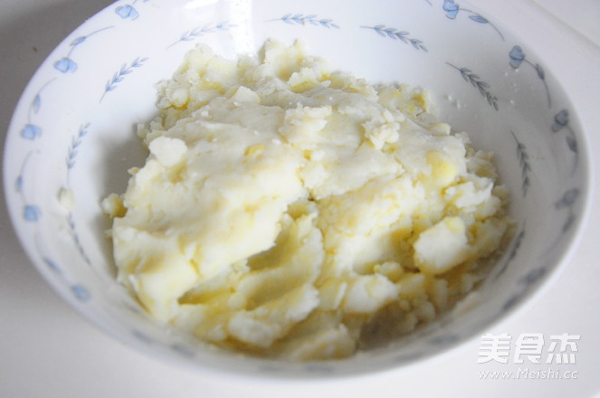 Pan-fried Mashed Potatoes with Black Pepper recipe