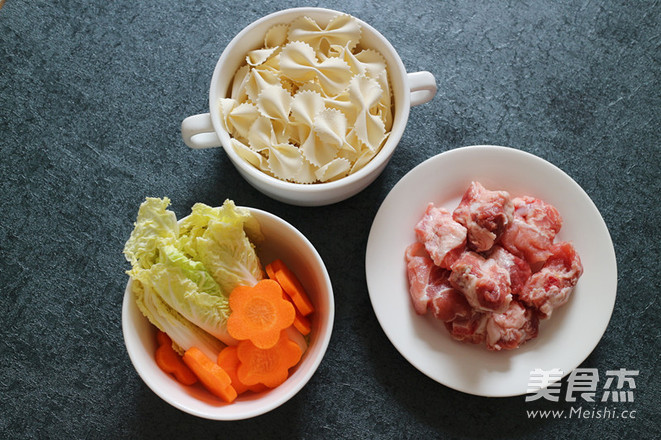 Pork Ribs Butterfly Noodle recipe