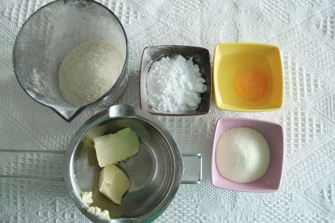 Coconut Milk Crispy Salted Egg Yolk Bread that Looks Like Egg Yolk Crisp recipe