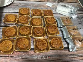 Cantonese-style Moon Cakes recipe