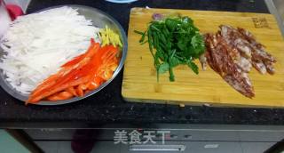 Stir-fried Sausage with Shredded Radish recipe