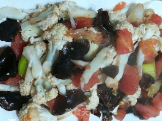Stir-fried Cauliflower with Tomatoes recipe
