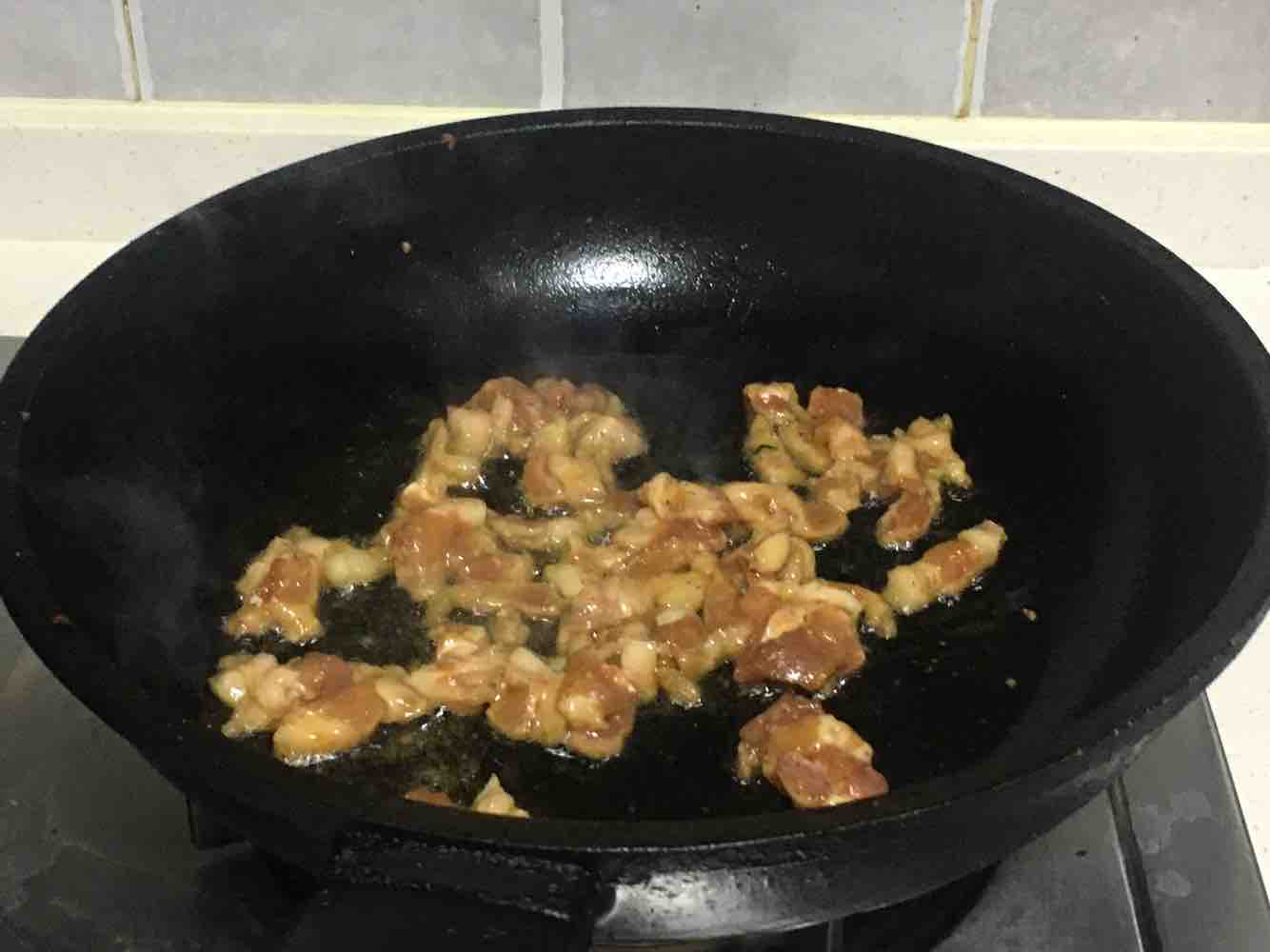 Fried Pork with Chrysanthemum Stalks recipe