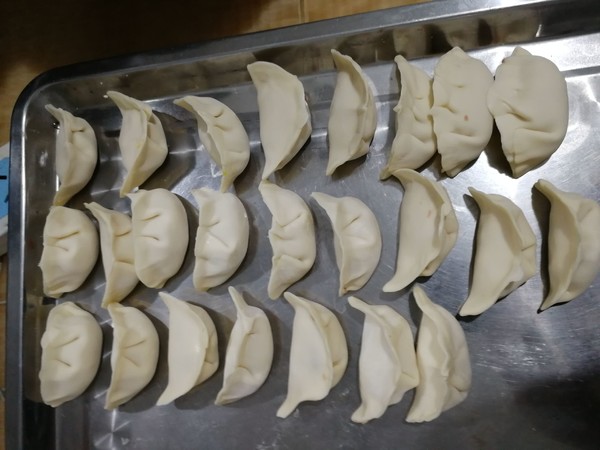 Cabbage, Shiitake, Carrot and Fresh Meat Dumplings recipe