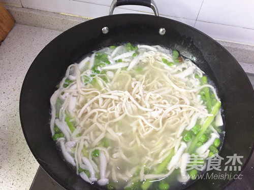 Three Fresh Hand Rolled Noodles recipe