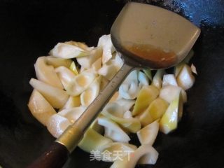 Spring Seasonal Vegetables-braised Bamboo Shoots in Oil recipe