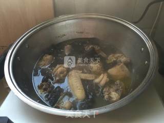 Black Fungus Chicken Soup recipe