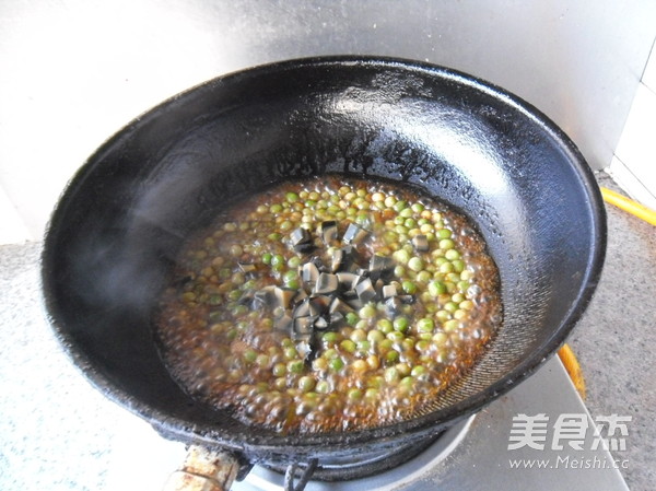 Baked Pea Cubes with Preserved Egg recipe