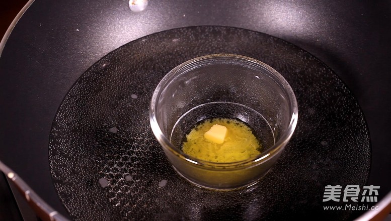 A Delicious Dessert that You Can Make with A Pan—mango Pancake recipe