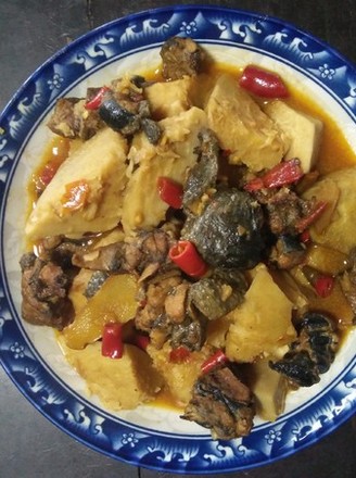 Braised Black-boiled Chicken with Taro