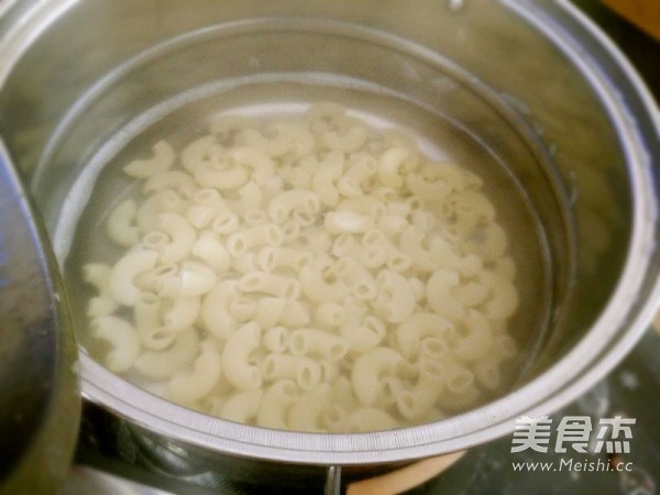 Macaroni with Korean Spicy Sauce recipe