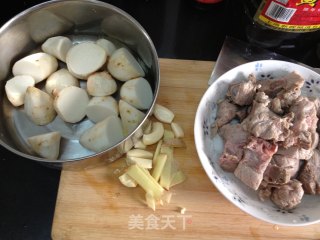 Stewed Short Ribs with Taro recipe