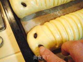 Caterpillar Cheese Bread recipe