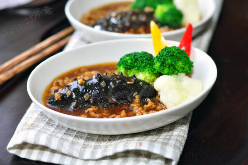 Grilled Sea Cucumber with Minced Meat recipe